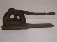 MCALPIN TOBACCO CO. CAST IRON TOBACCO CUTTER -