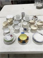 misc tea cups/saucers