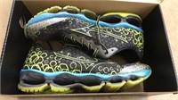 MIZUNO SZ 11.5 MENS SNEAKER