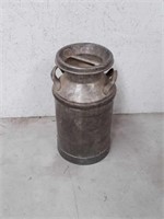 Milk can with lid