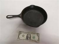 Griswold No. 5 Cast Iron Frying Pan