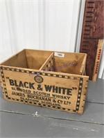 Black & White whisky wood box