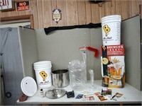 BEER BREWING EQUIPMENT KIT LOOKS NEW