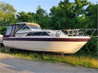 1983 Chris Craft 29ft fibreglass boat