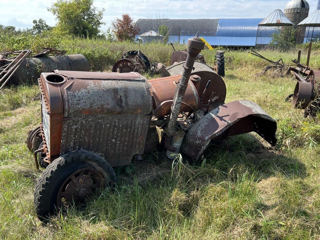 MCCORMICK DEERING TRACTOR FOR PARTS