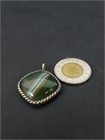 Pendentif à pierre verte en argent 925