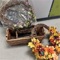 Wreathes & Baskets