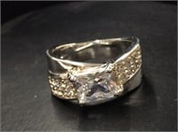 925 Silver Ring with Clear Cut Stones Size 7