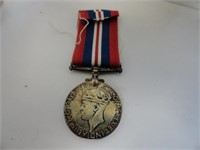 WORLD WAR TWO WWII 1939-1945 MILITARY MEDAL