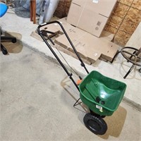 Fertilizer spreader