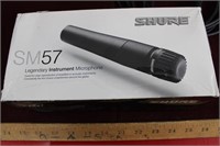 Shure SM57-LC Microphone & Cable
