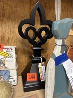 Fleur-De-Lis wood finial, bookend