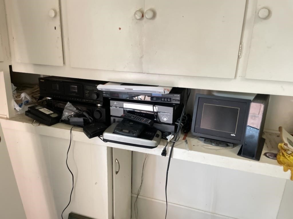 Cassette player DVD player VHS disc man antenna