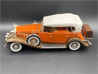1932 Cadillac Phaeton V16 1:18 Diecast