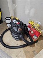 5 gal Shop Vac 6.5 hp w/ accessories