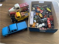 TOY CAR LOT WITH PEPSI/COKE DIE CAST