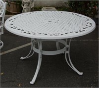 White Cast  Aluminum Garden Table