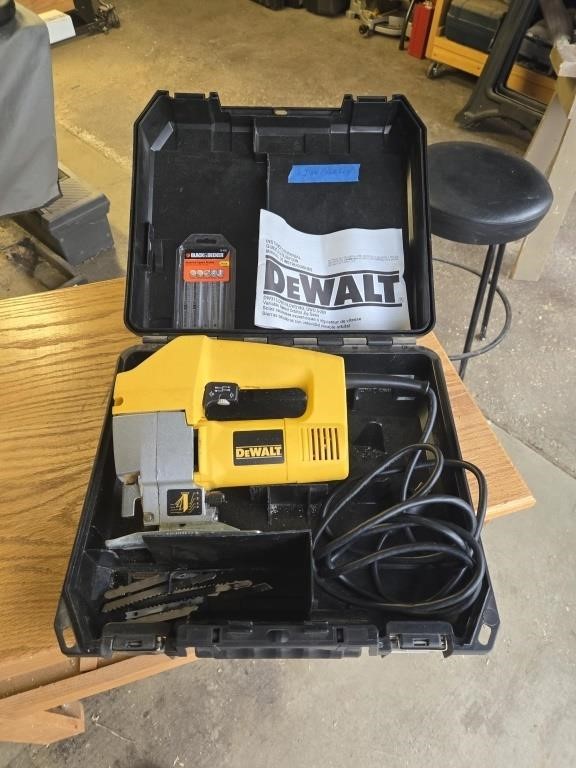 Dewalt jigsaw DW318 variable sp. Orbital jgsaw