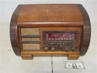 Vintage Philco 7 Tube Wood Deco Radio - Powers