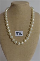 Strand of Costume Jewelry Pearls Unique Gold