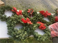 6 Christmas wreaths & bows