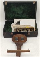 (XY)  Vintage Stereoscope with Picture Cards.(
