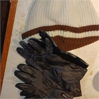 Hat & Gloves Lot