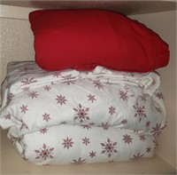 Red, Red Snowflake Sheets