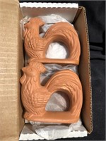 4 new ceramic rooster napkin holders