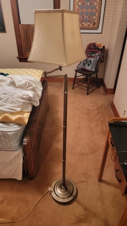 Floor lamp