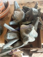 FROGS, 4 COUNT, CERAMIC, IN GARAGE