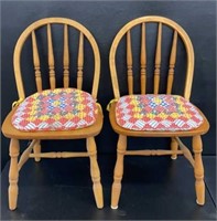 (2) Vintage Children’s Windsor Back Chairs
