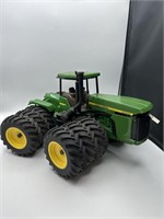 John Deere 1/16 Scale Toy Tractor