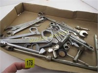 FLAT OF WRENCHES