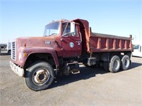 1975 Ford F8000 T/A Dump Truck