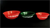 Set of 3 red and green nesting glass bowls