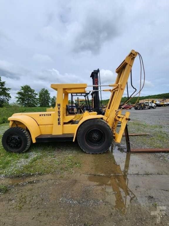 Hyster P165A forklift , 16,500 lb