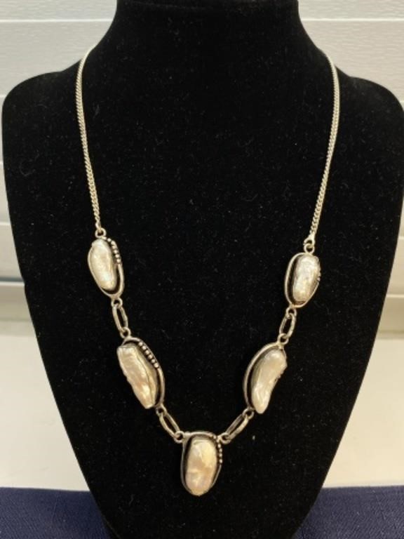 Sterling silver Necklace with mother of pearl