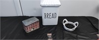 Recipe card tin, Apple cutter, Bread tin.