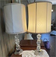 PAIR OF TABLE LAMPS W/SHADES