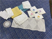 VINTAGE LINEN NAPKINS