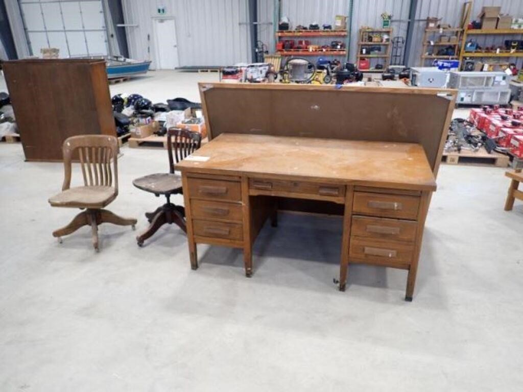 5 Ft. Wooden Desk w/7 Drawers