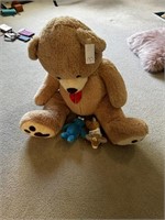 Large Teddy Bear & Stuffed Animals