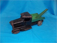 1930'S METALCRAFT TOW TRUCK TOY