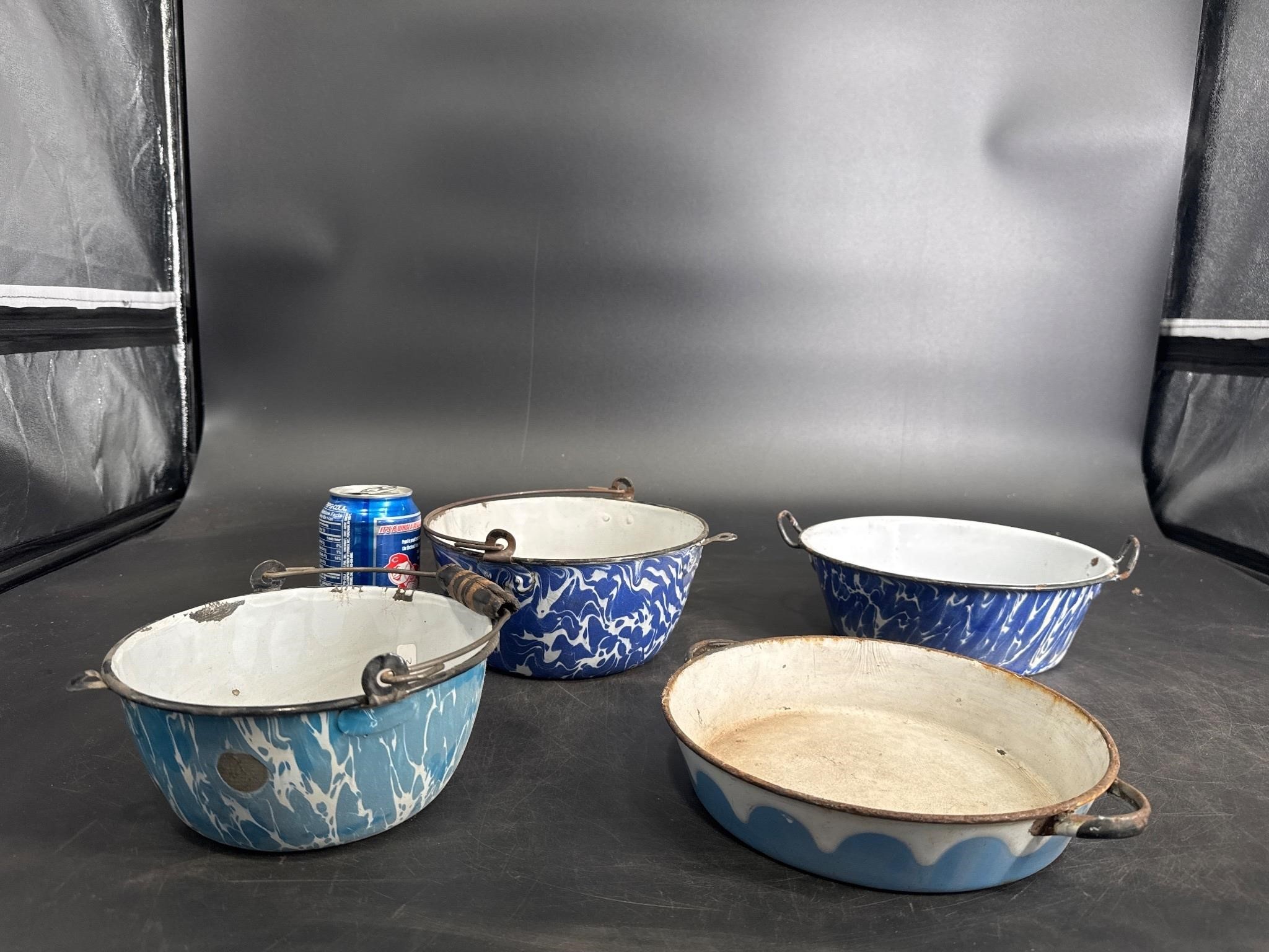 LOT OF 4 BLUE AND WHITE GRANITEWARE SWIRL PANS