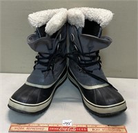 WARM PAIR OF SOREL SIZE 9.5 WINTER BOOTS