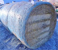 (7) round bales hay