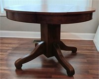 Round Oak Dining Table B