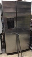 GE Stainless Refrigerator MFA