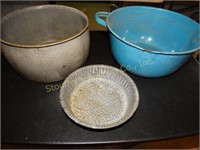 Enamel & Graniiteware pot , pouring kettle etc